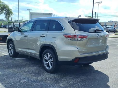Used 2014 Toyota Highlander XLE FWD image 7