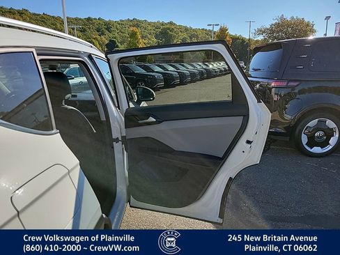 Certified 2023 Volkswagen Taos SE image 31