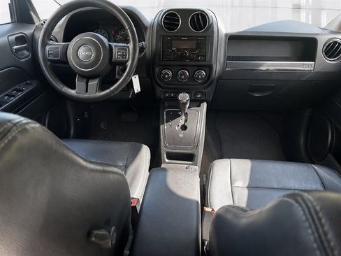 Used 2015 Jeep Patriot High Altitude AWD/4WD image 8