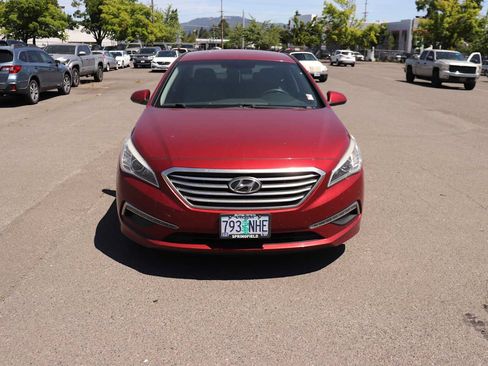 Used 2015 Hyundai Sonata SE FWD image 2