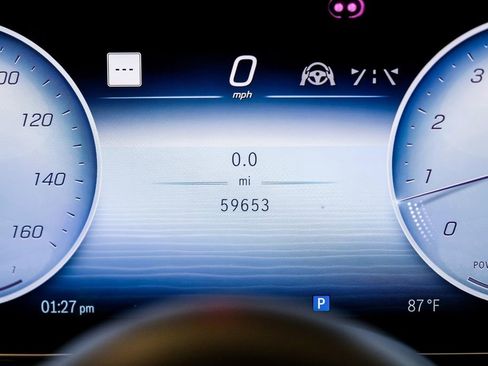 Used 2022 Mercedes-Benz S 580 4MATIC Sedan w/ AMG Line Package image 17