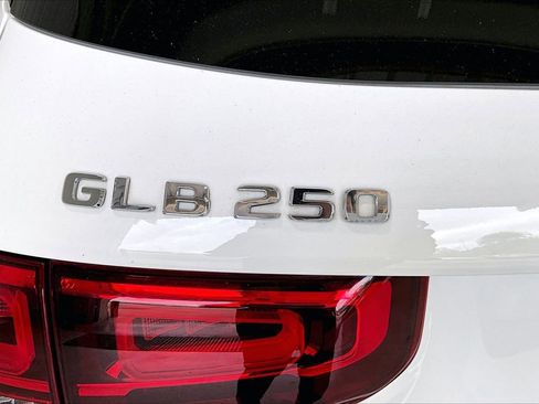 Used 2023 Mercedes-Benz GLB 250 image 9