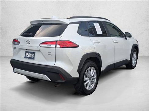 Used 2023 Toyota Corolla Cross LE image 5