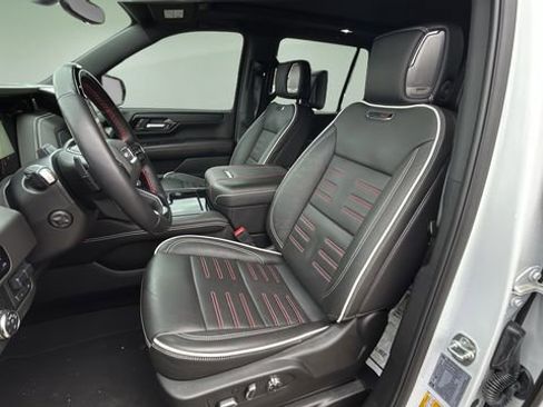 Used 2025 GMC Yukon AT4 Ultimate image 18