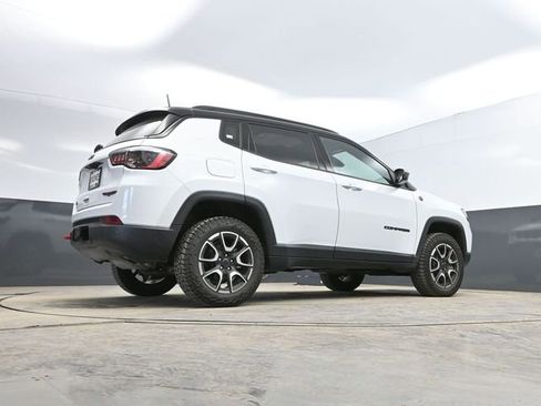 Used 2026 Jeep Compass Trailhawk w/ Sun, Sound & Navigation Group image 56