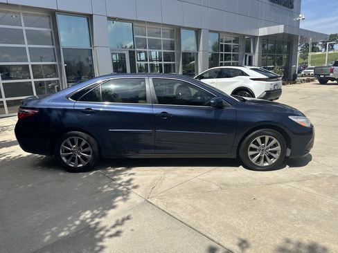 Used 2014 Toyota Camry SE FWD image 10