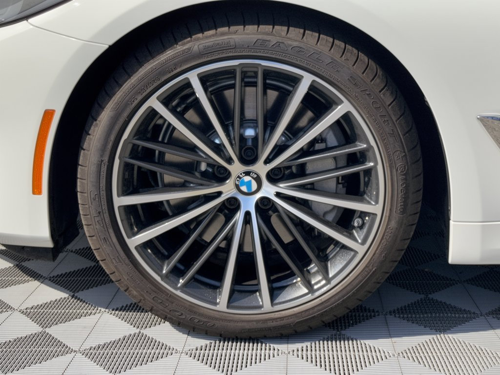 Certified 2023 BMW 530i xDrive w/ Premium Package AWD/4WD image 13