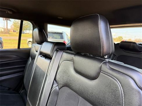 Used 2024 Jeep Grand Cherokee L Laredo image 30