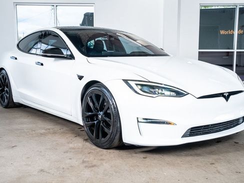 Used 2022 Tesla Model S Plaid image 4