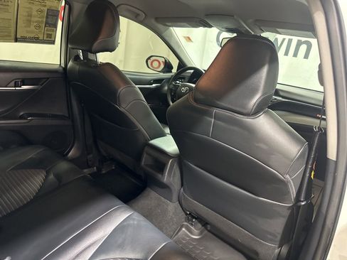 Used 2024 Toyota Camry SE image 14
