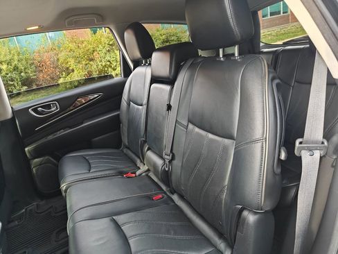 Used 2013 INFINITI JX35 w/ Premium Pkg image 30