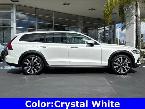 Certified 2021 Volvo V60 T5 Cross Country w/ Climate Package image 6