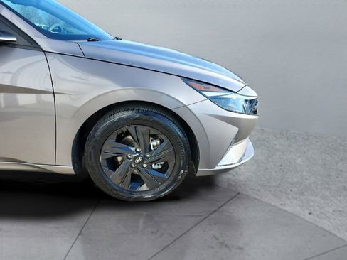 Used 2023 Hyundai Elantra SEL image 30