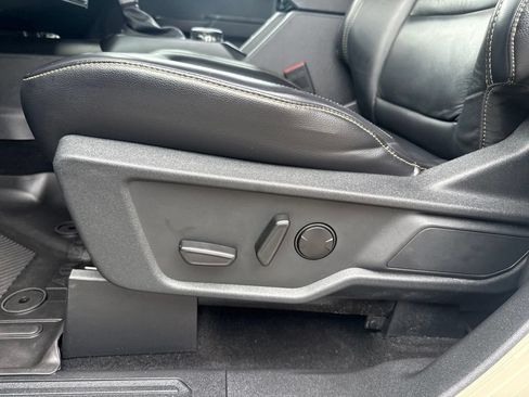 Used 2025 Ford Bronco Badlands AWD/4WD image 16