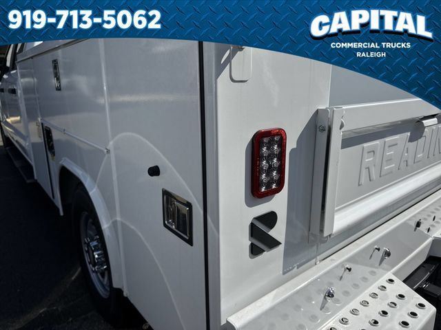 New 2026 Ford F250 XL w/ XL Chrome Package RWD image 17