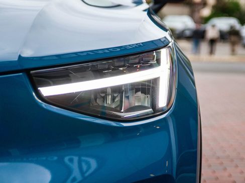 Used 2023 Volvo XC40 B5 Plus w/ Climate Package image 12