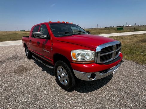 Used 2006 Dodge Ram 2500 Truck SLT w/ Light Group AWD/4WD image 8