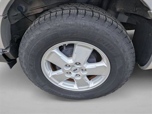 Used 2009 Ford Escape XLS image 9