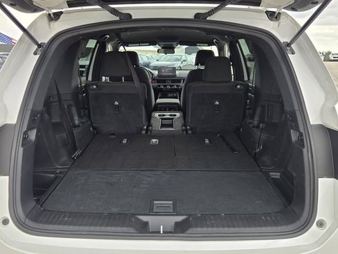 Used 2025 Honda Pilot Sport image 15