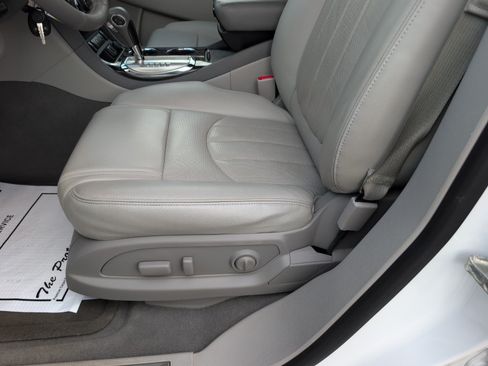 Used 2017 Buick Enclave Leather FWD image 18