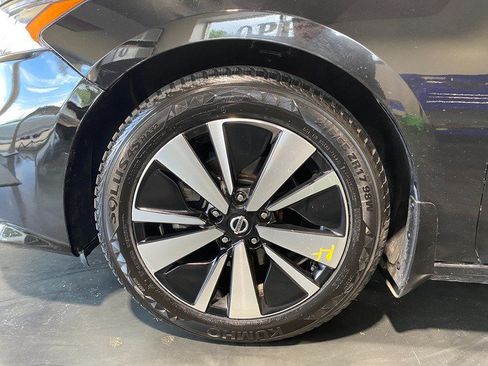 Used 2022 Nissan Altima 2.5 SL FWD image 12