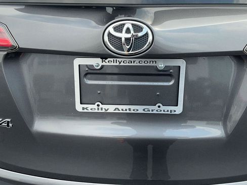 Used 2018 Toyota RAV4 XLE AWD/4WD image 35