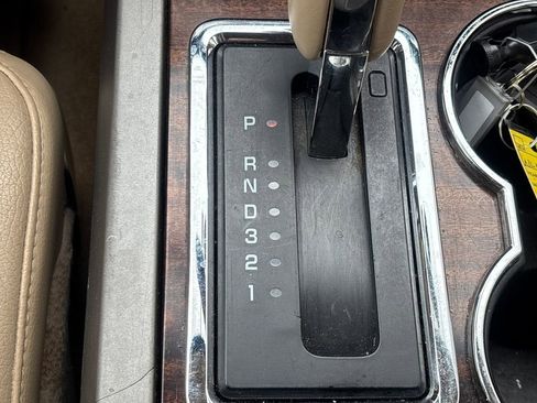 Used 2014 Ford Expedition XLT w/ Equipment Group 202A RWD image 14