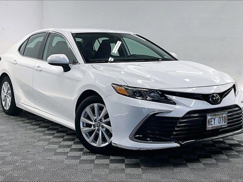 Used 2023 Toyota Camry LE image 11
