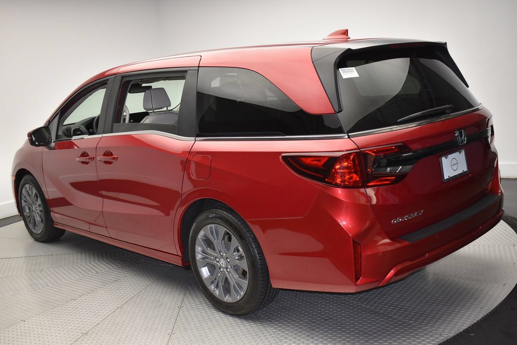 Used 2025 Honda Odyssey Touring image 7