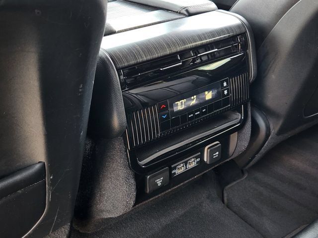 Certified 2024 Jeep Wagoneer Series II w/ Flexible Seating Group RWD image 30