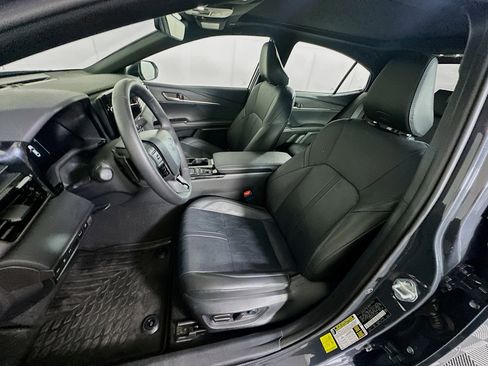 Used 2025 Toyota Camry XSE image 13