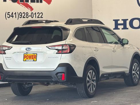 Used 2021 Subaru Outback Premium AWD/4WD image 3