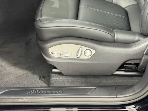 Certified 2026 Porsche Macan AWD/4WD image 15