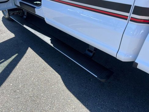 Used 2018 Ford F150 Lariat w/ Equipment Group 502A Luxury image 14