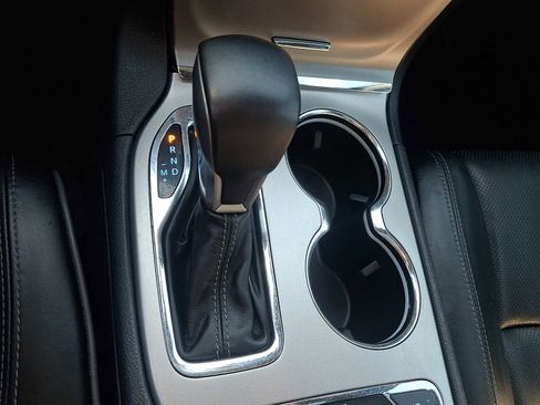 Used 2019 Jeep Grand Cherokee Overland image 17