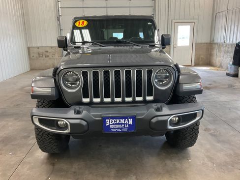 Used 2018 Jeep Wrangler Unlimited Sahara AWD/4WD image 7