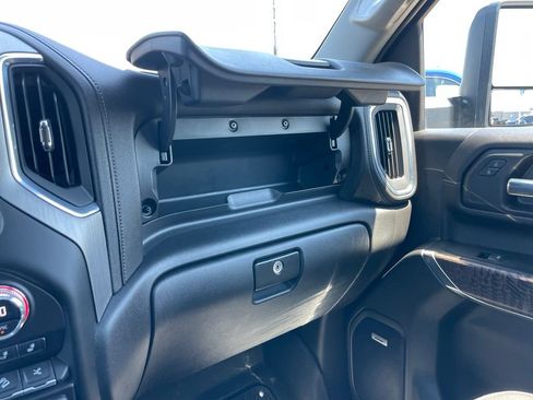 Used 2023 GMC Sierra 2500 Denali w/ Denali Black Diamond Edition AWD/4WD image 49