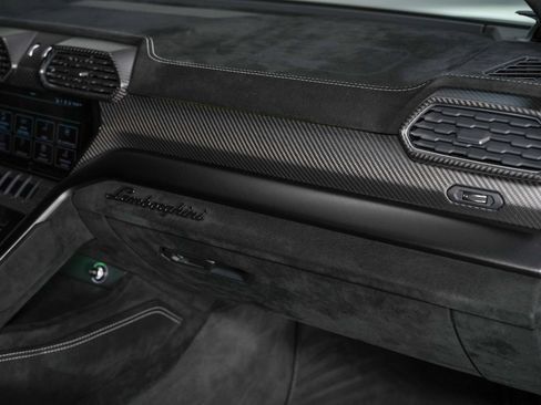 Used 2023 Lamborghini Urus Performante AWD/4WD image 39