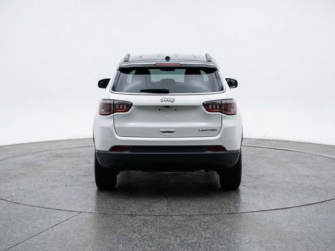 Used 2025 Jeep Compass Limited AWD/4WD image 7