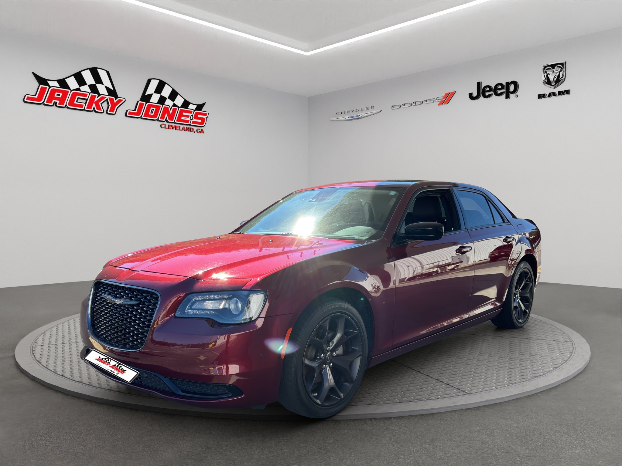 Used 2023 Chrysler 300 Touring w/ Safetytec Plus Group RWD image 1