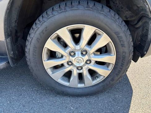 Used 2017 Toyota Sequoia Platinum AWD/4WD image 9