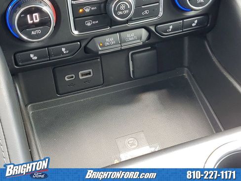Used 2023 Chevrolet Suburban Z71 AWD/4WD image 26