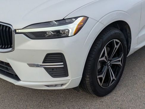 Used 2022 Volvo XC60 B5 Momentum image 9