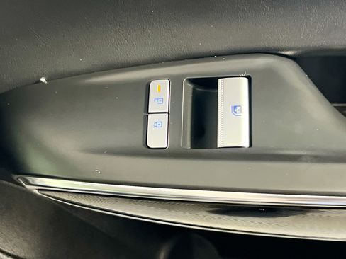 Used 2026 Genesis GV70 2.5T image 32