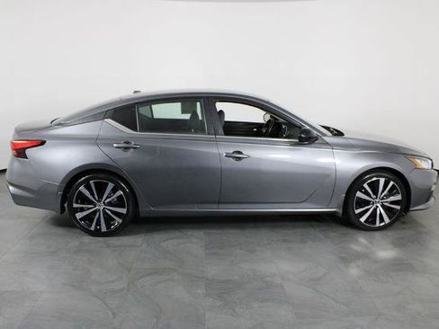 Certified 2019 Nissan Altima 2.5 SR FWD image 12