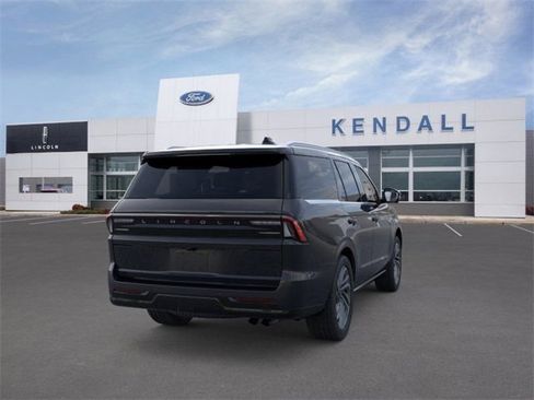 New 2025 Lincoln Navigator Reserve image 8