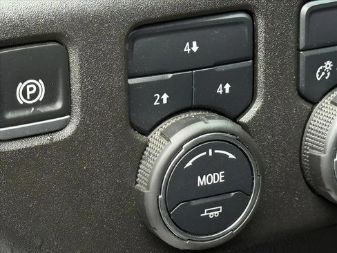 Used 2024 Chevrolet Silverado 2500 LT image 26