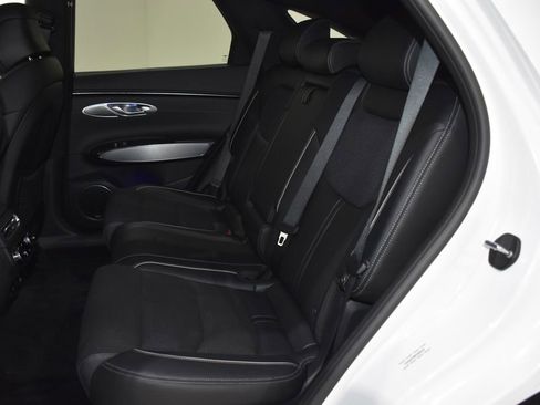 Used 2023 Genesis GV70 2.5T w/ Sport Prestige Package image 31