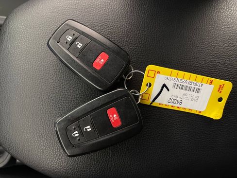 Certified 2025 Toyota RAV4 XLE AWD/4WD image 24