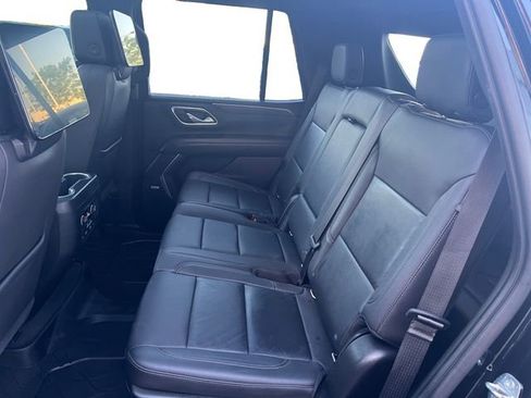 Used 2021 Chevrolet Tahoe Z71 w/ Z71 Off-Road Package AWD/4WD image 13